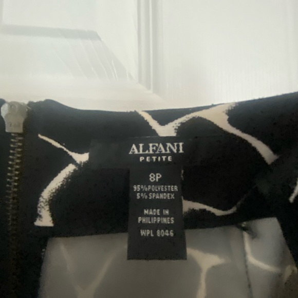 Alfani women’s skirt - Picture 3 of 3